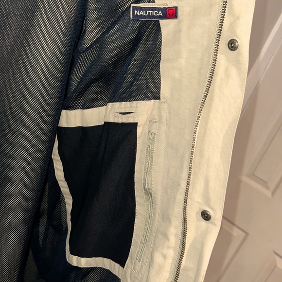 Nautica Wind Breaker Perfect for Fall Spring and Summer Size : L - Picture 4 of 6